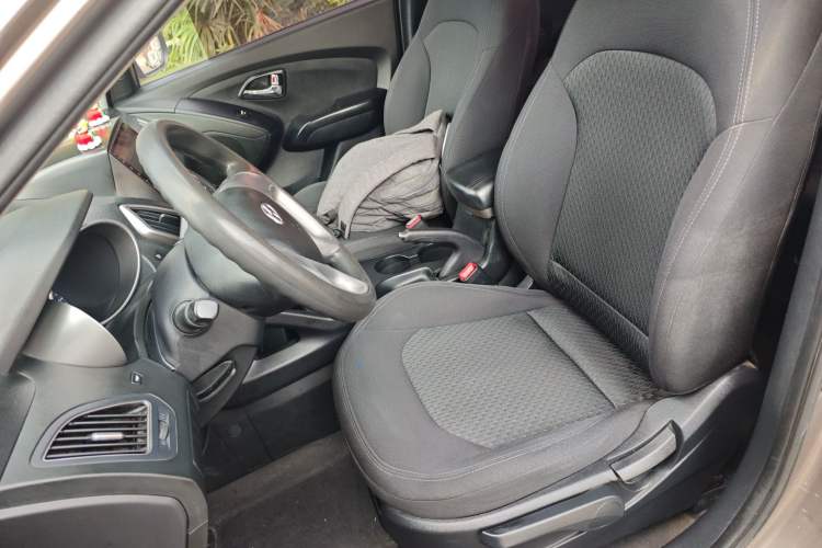 Used Hyundai ix35 2013 2.0L Automatic 2WD Comfort GL China IV Standard Left Front Seat