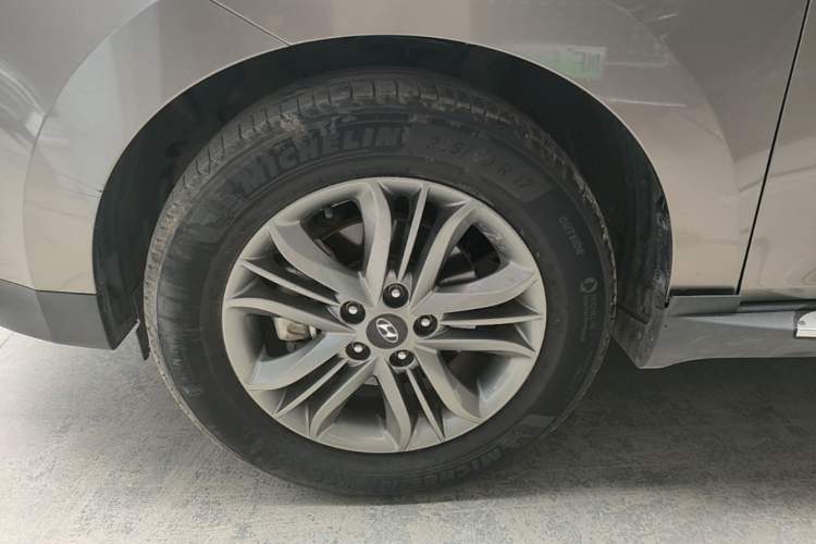Used Hyundai ix35 2013 2.0L Automatic 2WD Comfort GL China IV Standard Left Front Wheel Hub