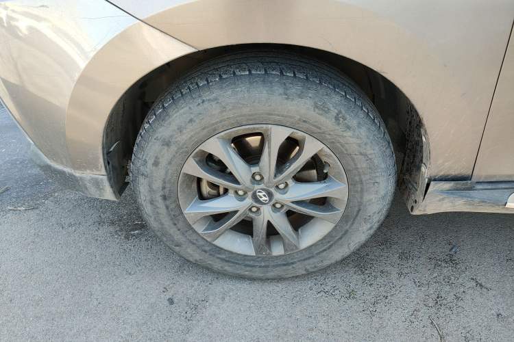 Used Hyundai ix35 2013 2.0L Manual 2WD Comfort GL China IV Standard Left Front Wheel Hub