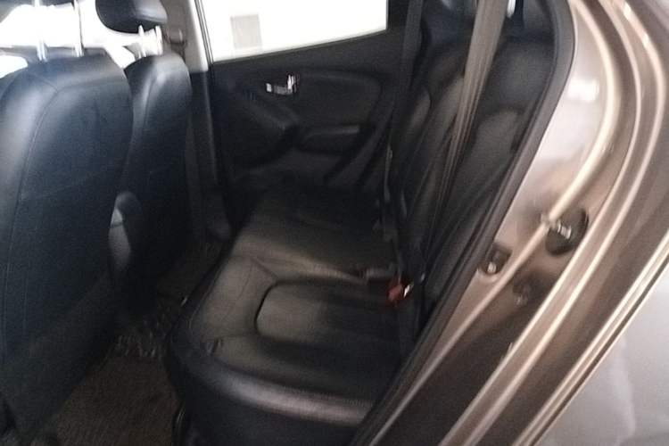 Used Hyundai ix35 2013 2.0L Automatic Two-Wheel Drive Smart GLS China IV Standard Left Rear Seat