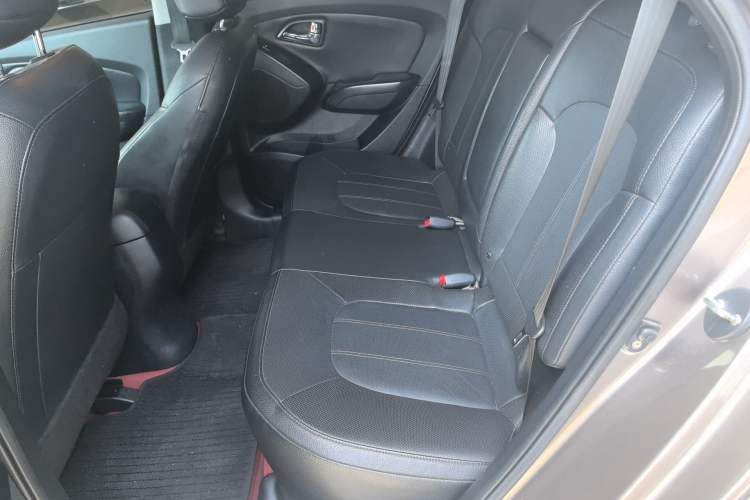 Used Hyundai ix35 2013 2.0L Automatic Two-Wheel Drive Smart GLS China IV Standard Left Rear Seat