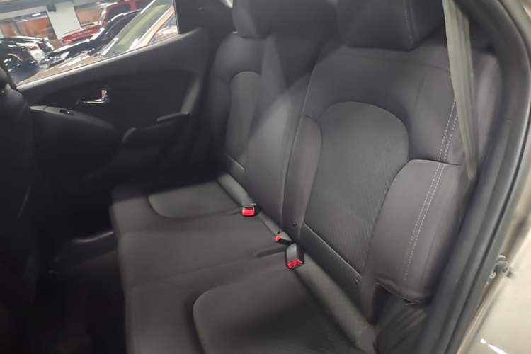 Used Hyundai ix35 2013 2.0L Automatic 2WD Comfort GL China IV Standard Left Rear Seat