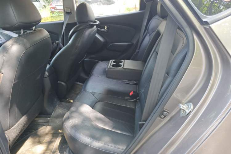 Used Hyundai ix35 2013 2.0L Automatic Two-Wheel Drive Smart GLS China IV Standard Left Rear Seat