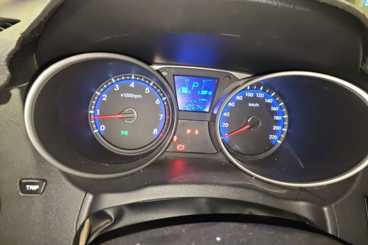 Used Hyundai ix35 2013 2.0L Automatic Two-Wheel Drive Smart GLS China IV Standard Odometer Close Up