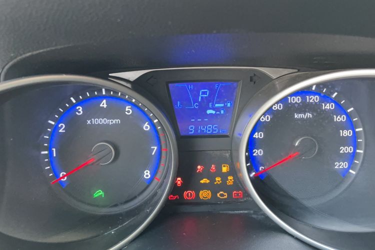 Used Hyundai ix35 2013 2.0L Automatic Two-Wheel Drive Smart GLS China IV Standard Odometer Close Up
