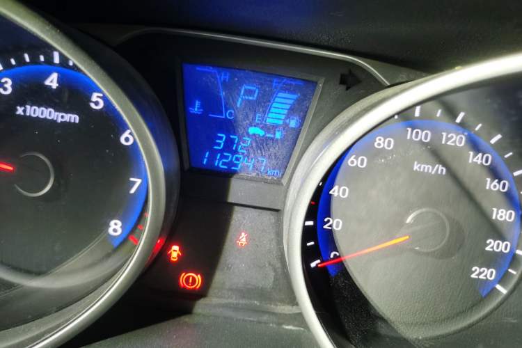 Used Hyundai ix35 2013 2.0L Automatic 4x4 Intelligent GLS China IV Standard Odometer Close Up