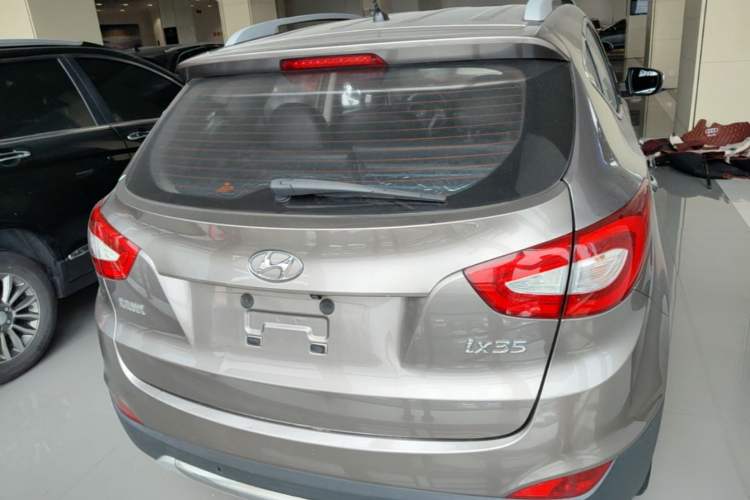 Used Hyundai ix35 2013 2.0L Automatic Two-Wheel Drive Smart GLS China IV Standard Rear