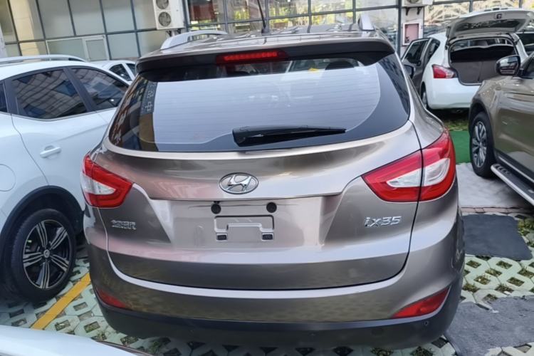 Used Hyundai ix35 2013 2.0L Automatic Two-Wheel Drive Smart GLS China IV Standard Rear