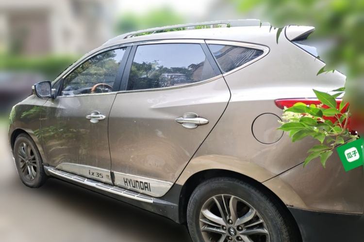 Used Hyundai ix35 2013 2.0L Automatic Two-Wheel Drive Smart GLS China V Standard Rear Left 45 Deg