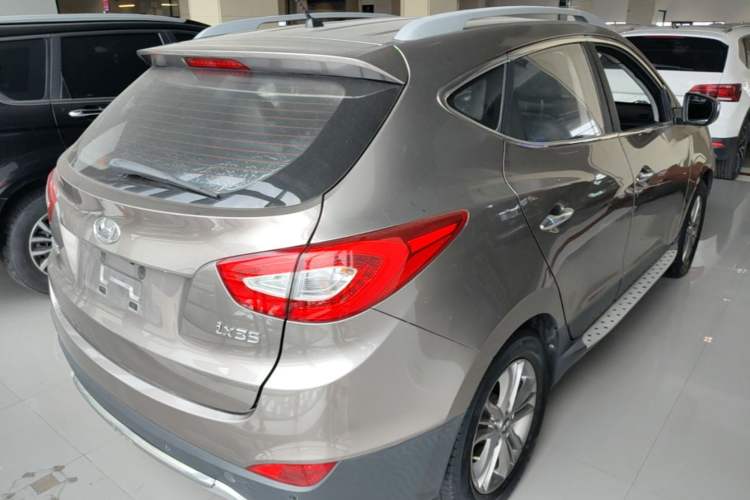 Used Hyundai ix35 2013 2.0L Automatic Two-Wheel Drive Smart GLS China IV Standard Rear Right 45 Deg