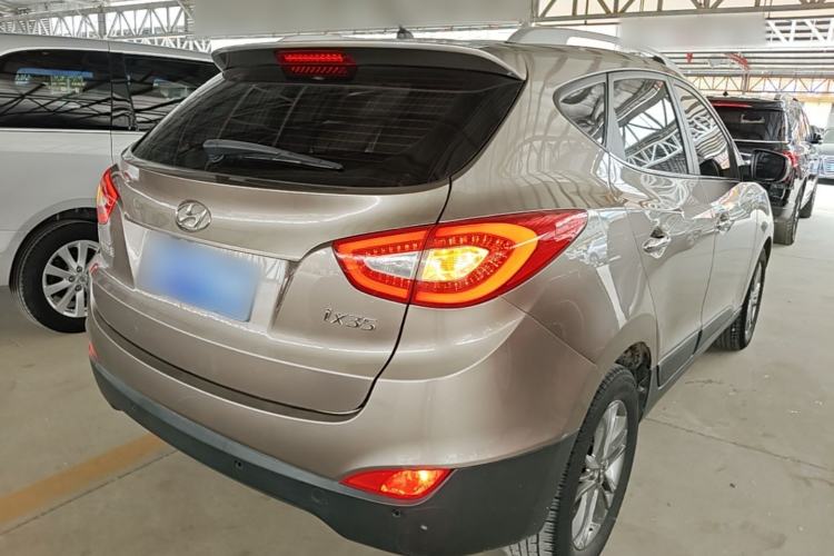 Used Hyundai ix35 2013 2.0L Automatic Two-Wheel Drive Smart GLS China IV Standard Rear Right 45 Deg
