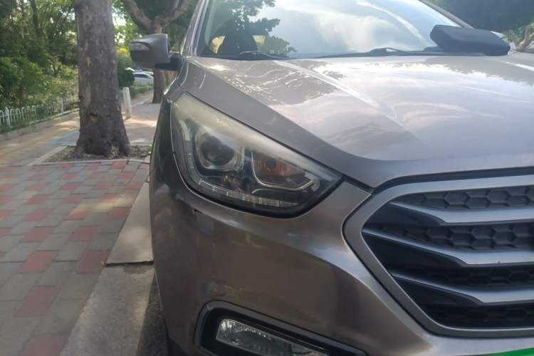 Used Hyundai ix35 2013 2.0L Automatic Two-Wheel Drive Smart GLS China IV Standard Right Front Headlight