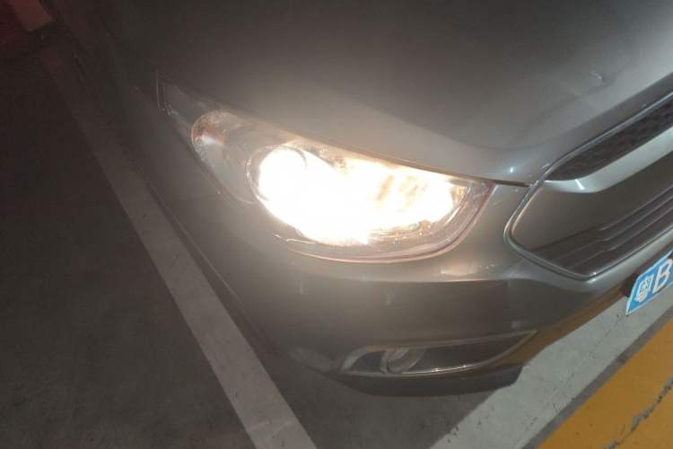 Used Hyundai ix35 2013 2.0L Automatic Two-Wheel Drive Smart GLS China IV Standard Right Front Headlight