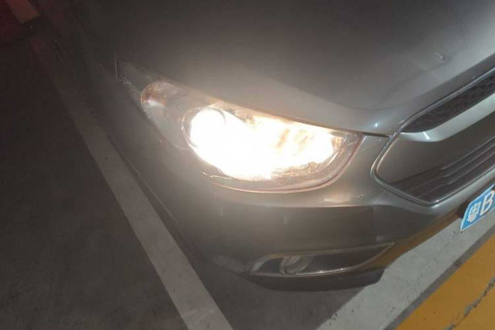 Used Hyundai ix35 2013 2.0L Automatic Two-Wheel Drive Smart GLS China IV Standard Right Front Headlight