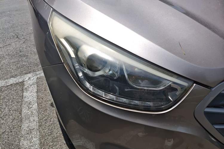 Used Hyundai ix35 2013 2.0L Automatic Two-Wheel Drive Smart GLS China IV Standard Right Front Headlight