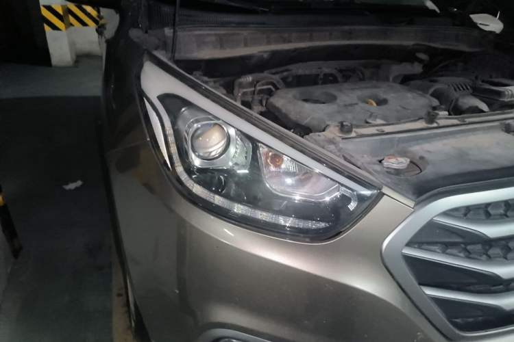 Used Hyundai ix35 2013 2.0L Automatic Two-Wheel Drive Smart GLS China IV Standard Right Front Headlight