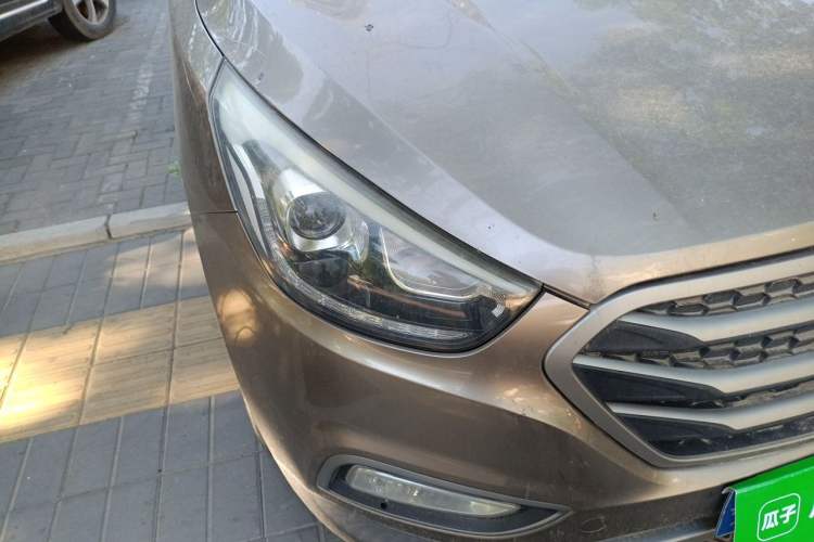 Used Hyundai ix35 2013 2.0L Automatic Two-Wheel Drive Comfort GL China V Standard Right Front Headlight