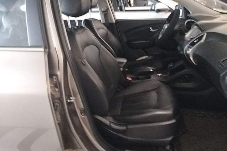 Used Hyundai ix35 2013 2.0L Automatic Two-Wheel Drive Smart GLS China IV Standard Right Front Seat