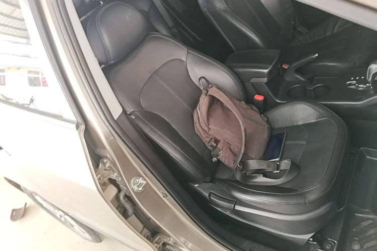 Used Hyundai ix35 2013 2.0L Automatic Two-Wheel Drive Smart GLS China IV Standard Right Front Seat