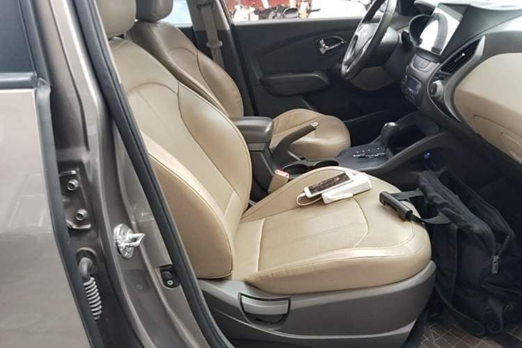 Used Hyundai ix35 2013 2.0L Automatic Two-Wheel Drive Smart GLS China IV Standard Right Front Seat
