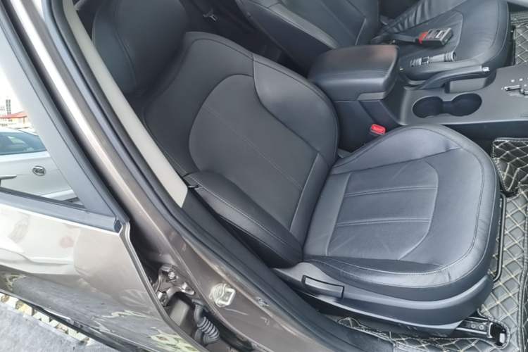 Used Hyundai ix35 2013 2.0L Automatic Two-Wheel Drive Smart GLS China IV Standard Right Front Seat