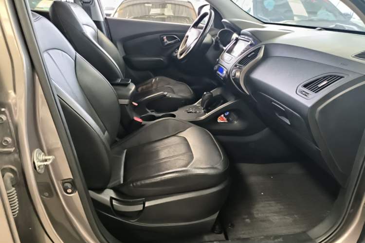 Used Hyundai ix35 2013 2.0L Automatic Two-Wheel Drive Smart GLS China IV Standard Right Front Seat