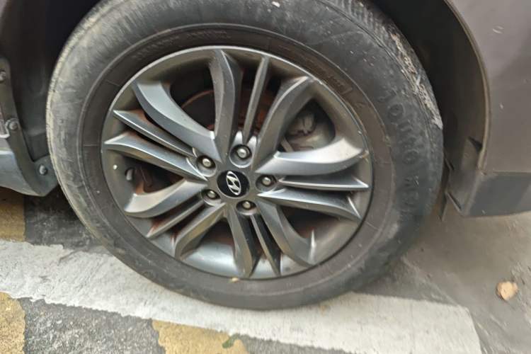 Used Hyundai ix35 2013 2.0L Automatic Two-Wheel Drive Smart GLS China IV Standard Right Front Wheel Hub