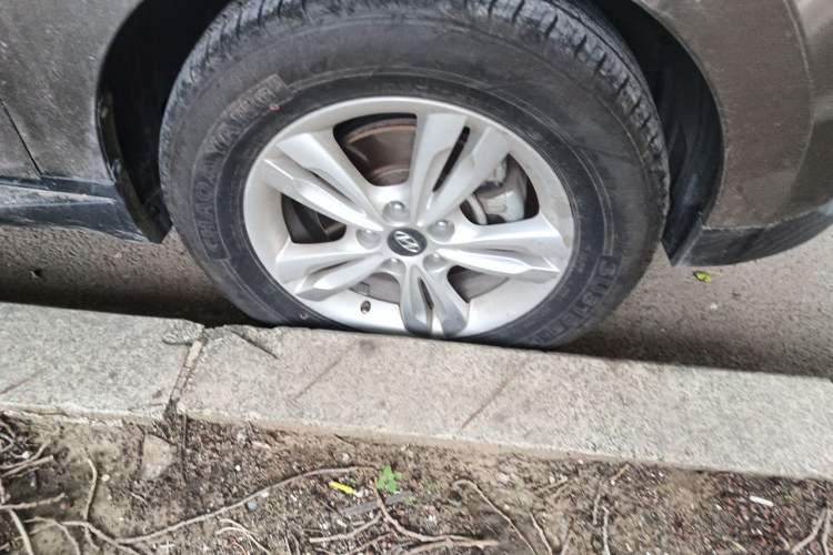 Used Hyundai ix35 2013 2.0L Automatic Two-Wheel Drive Smart GLS China V Standard Right Front Wheel Hub