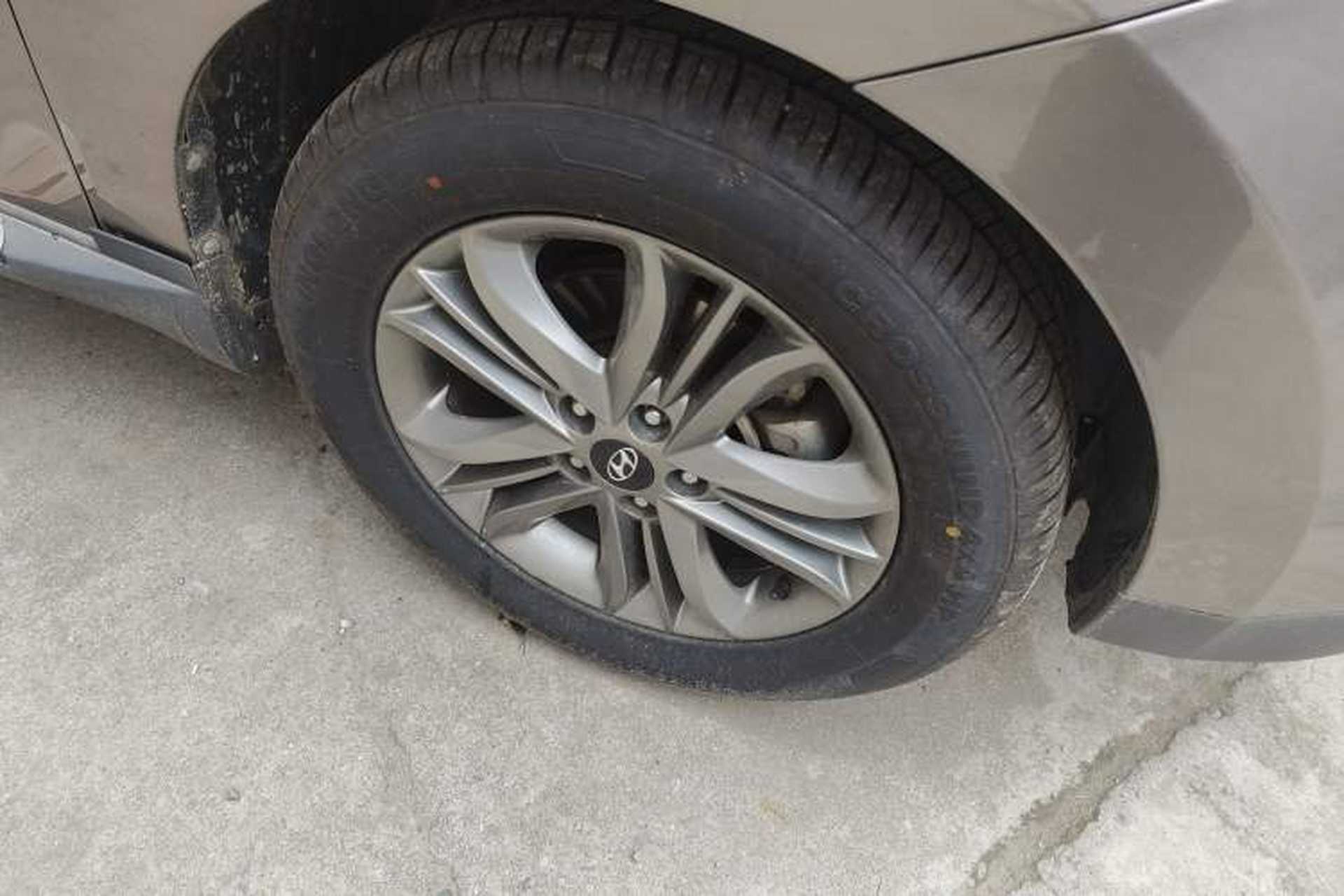 Used Hyundai ix35 2013 2.0L Automatic Two-Wheel Drive Smart GLS China IV Standard Right Front Wheel Hub