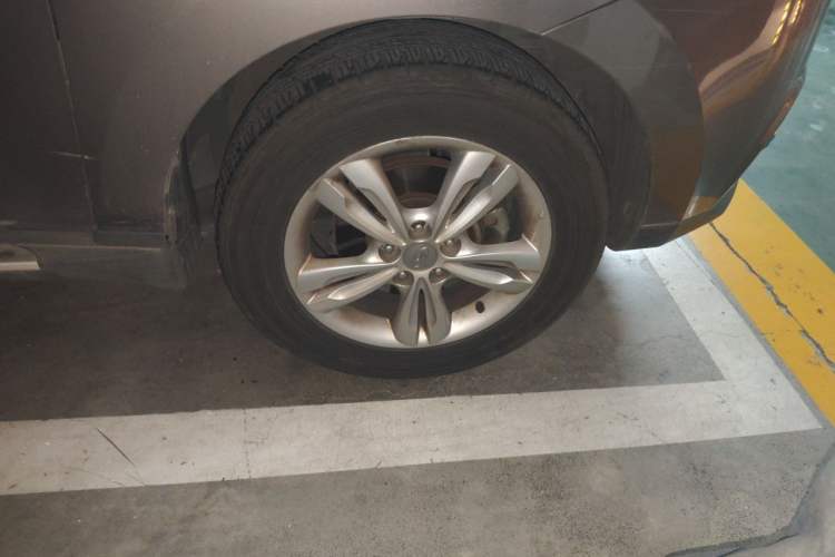 Used Hyundai ix35 2013 2.0L Automatic Two-Wheel Drive Smart GLS China IV Standard Right Front Wheel Hub