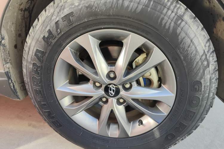 Used Hyundai ix35 2013 2.0L Manual 2WD Comfort GL China IV Standard Right Front Wheel Hub
