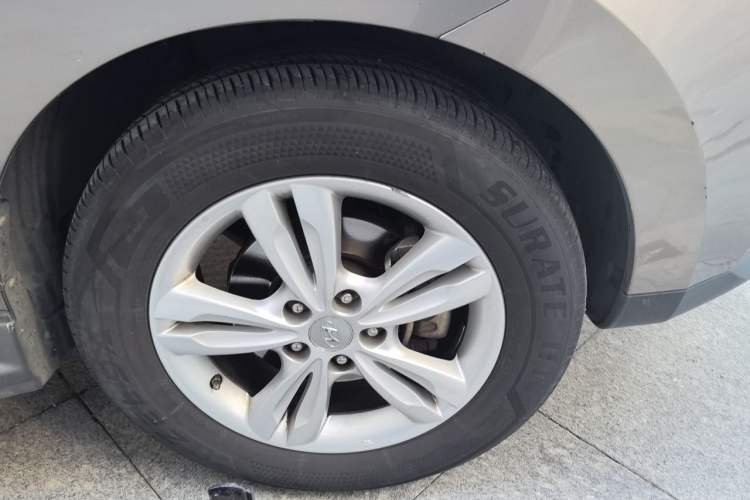 Used Hyundai ix35 2013 2.0L Automatic Two-Wheel Drive Smart GLS China IV Standard Right Front Wheel Hub