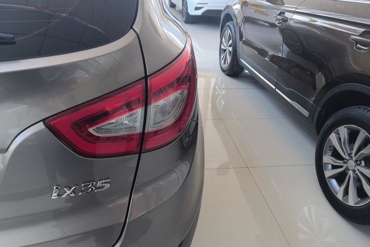 Used Hyundai ix35 2013 2.0L Automatic Two-Wheel Drive Smart GLS China IV Standard Right Rear Taillight