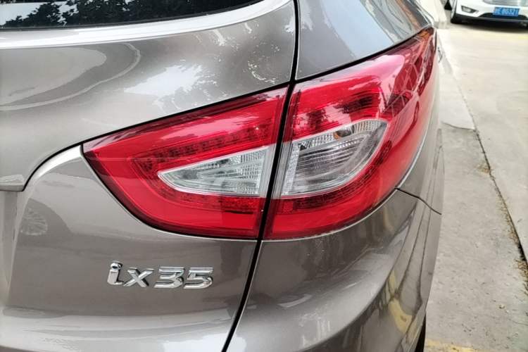 Used Hyundai ix35 2013 2.0L Automatic Two-Wheel Drive Smart GLS China IV Standard Right Rear Taillight