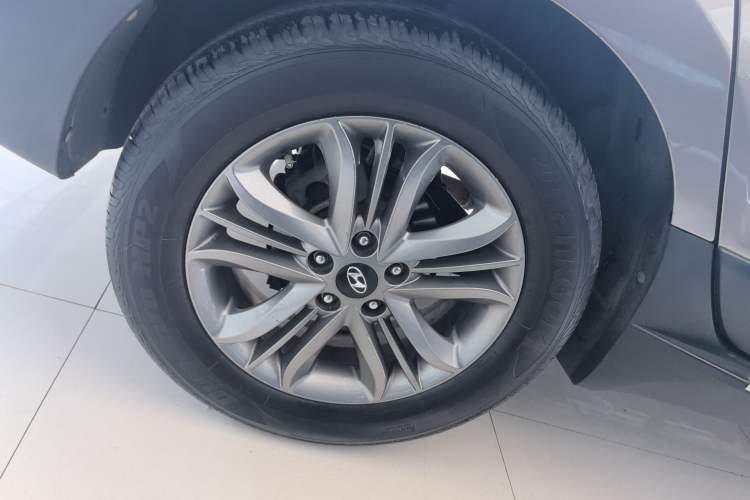 Used Hyundai ix35 2013 2.0L Automatic Two-Wheel Drive Smart GLS China IV Standard Right Rear Wheel Hub