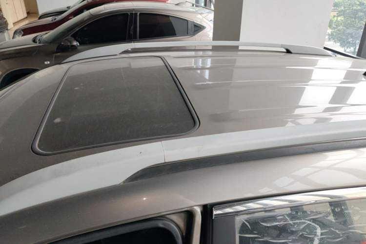 Used Hyundai ix35 2013 2.0L Automatic Two-Wheel Drive Smart GLS China IV Standard Roof