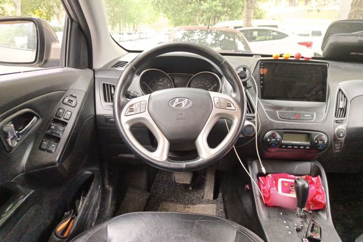 Used Hyundai ix35 2013 2.0L Automatic Two-Wheel Drive Smart GLS China V Standard Steering Wheel