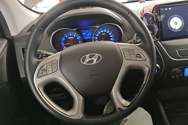 Used Hyundai ix35 2013 2.0L Automatic Two-Wheel Drive Smart GLS China IV Standard Steering Wheel