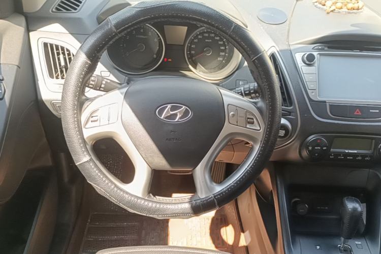 Used Hyundai ix35 2013 2.0L Automatic 2WD Comfort GL China IV Standard Steering Wheel