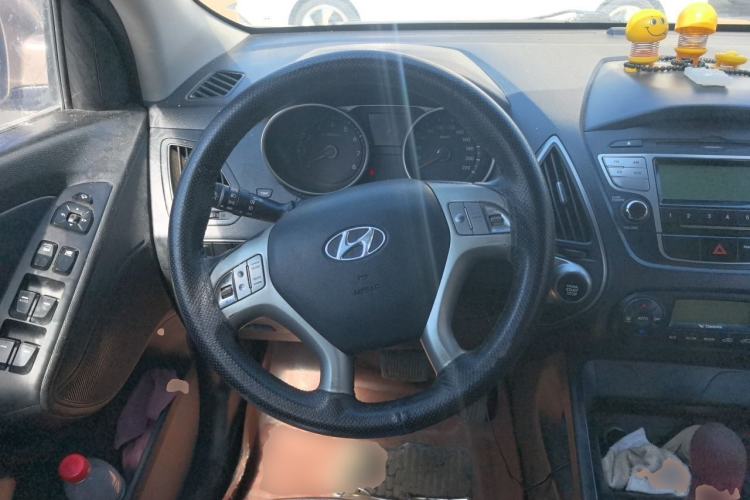 Used Hyundai ix35 2013 2.0L Automatic Two-Wheel Drive Smart GLS China IV Standard Steering Wheel