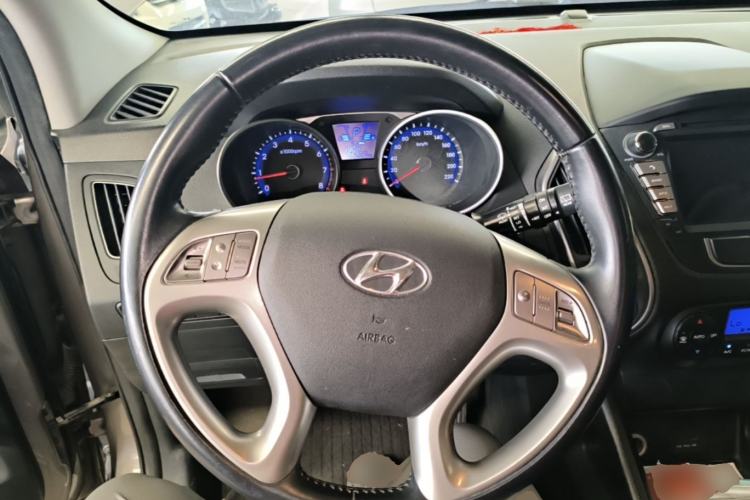 Used Hyundai ix35 2013 2.0L Automatic Two-Wheel Drive Smart GLS China IV Standard Steering Wheel