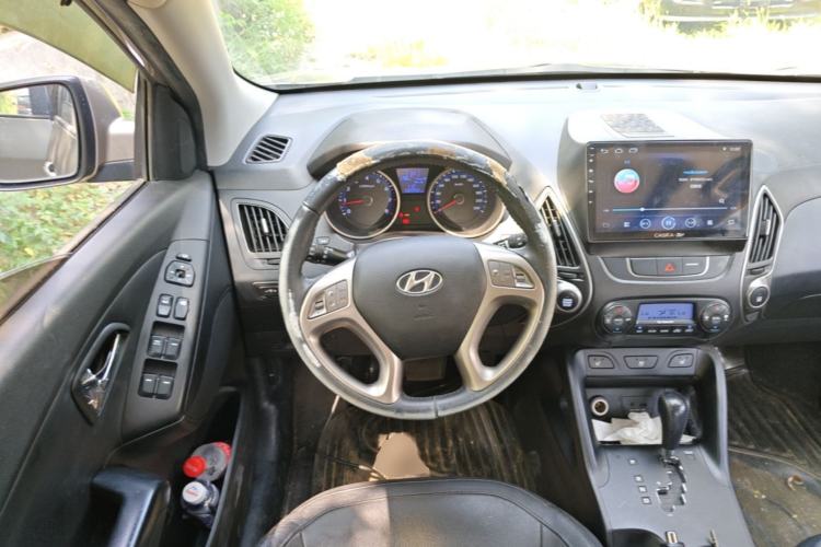 Used Hyundai ix35 2013 2.0L Automatic Two-Wheel Drive Smart GLS China IV Standard Steering Wheel