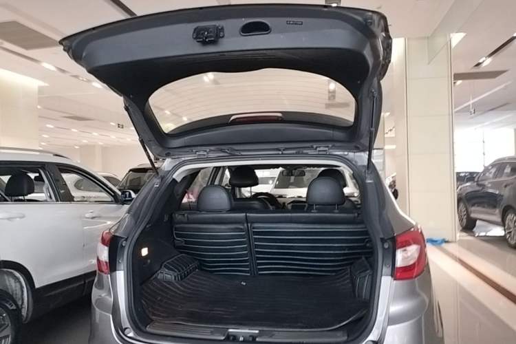 Used Hyundai ix35 2013 2.0L Automatic Two-Wheel Drive Smart GLS China IV Standard Trunk