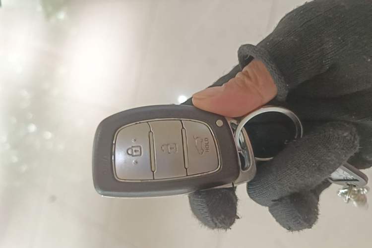 Used Hyundai ix35 2013 2.0L Automatic Two-Wheel Drive Leading GLX China V Emission Standard Vehicle Key