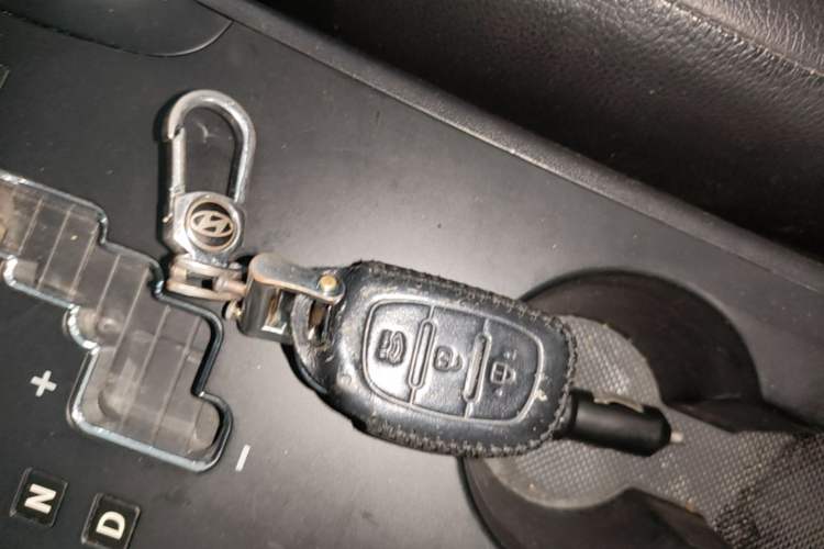 Used Hyundai ix35 2013 2.0L Automatic Two-Wheel Drive Smart GLS China IV Standard Vehicle Key