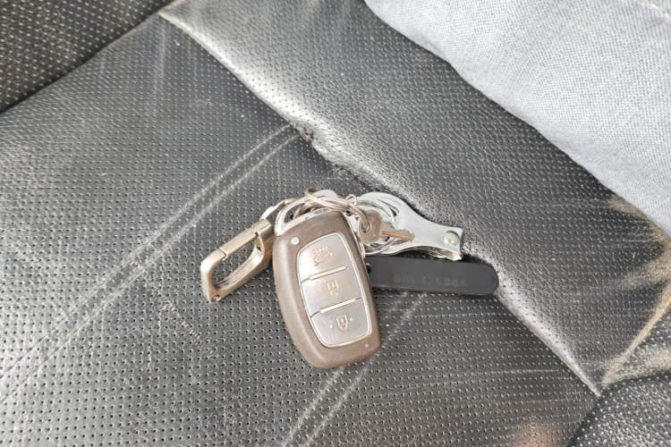 Used Hyundai ix35 2013 2.0L Automatic Two-Wheel Drive Smart GLS China V Standard Vehicle Key