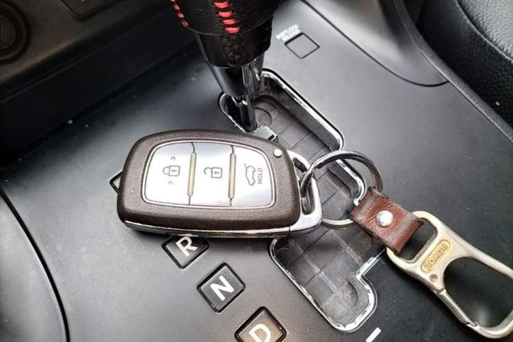 Used Hyundai ix35 2013 2.0L Automatic Two-Wheel Drive Smart GLS China IV Standard Vehicle Key