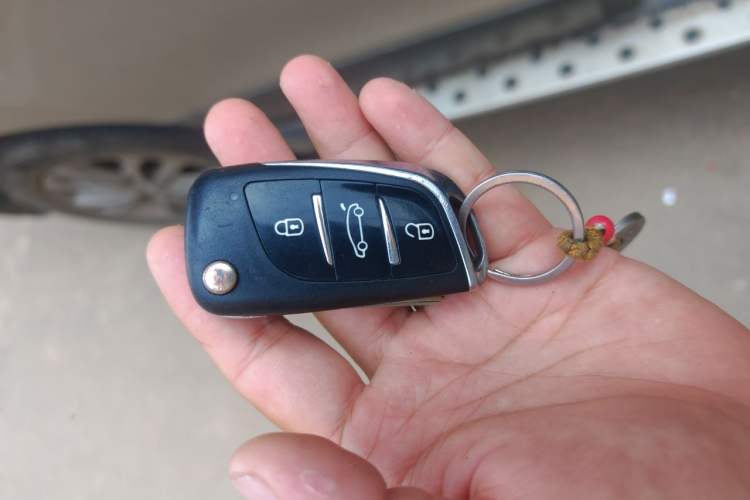 Used Hyundai ix35 2013 2.0L Automatic 2WD Comfort GL China IV Standard Vehicle Key