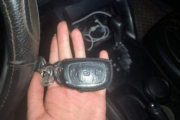 Used Hyundai ix35 2013 2.0L Automatic Two-Wheel Drive Smart GLS China IV Standard Vehicle Key