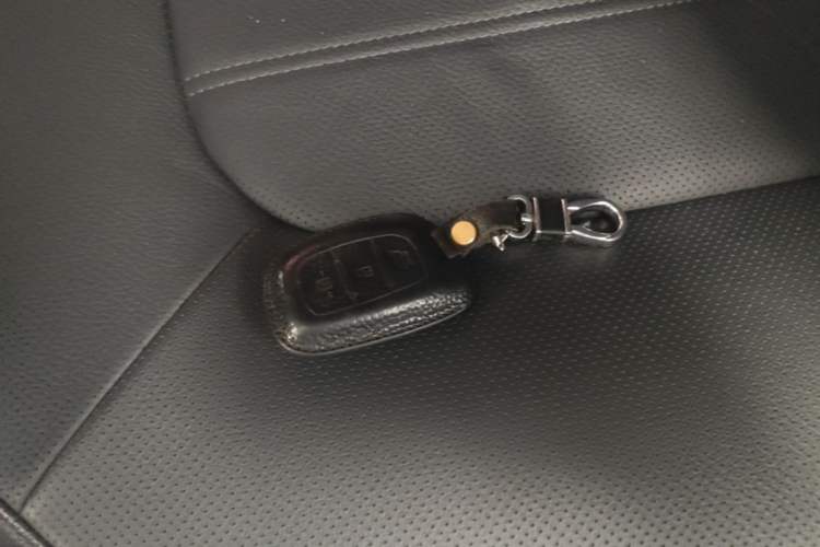 Used Hyundai ix35 2013 2.0L Automatic Two-Wheel Drive Smart GLS China IV Standard Vehicle Key